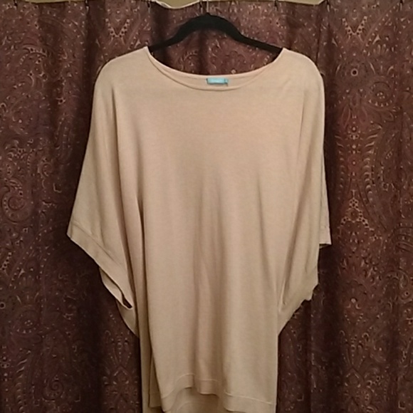 One size poncho w/ sleeves - Picture 1 of 2